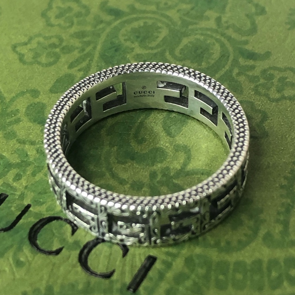 GUCCI GG Cut Out Engraved Sterling Silver Interlinked Ring Size 9.5 US, (21) - Picture 6 of 14